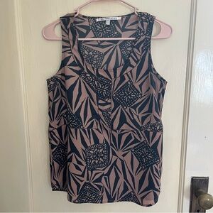 Geometric Patterned Sleeveless Top - size small, collective concepts